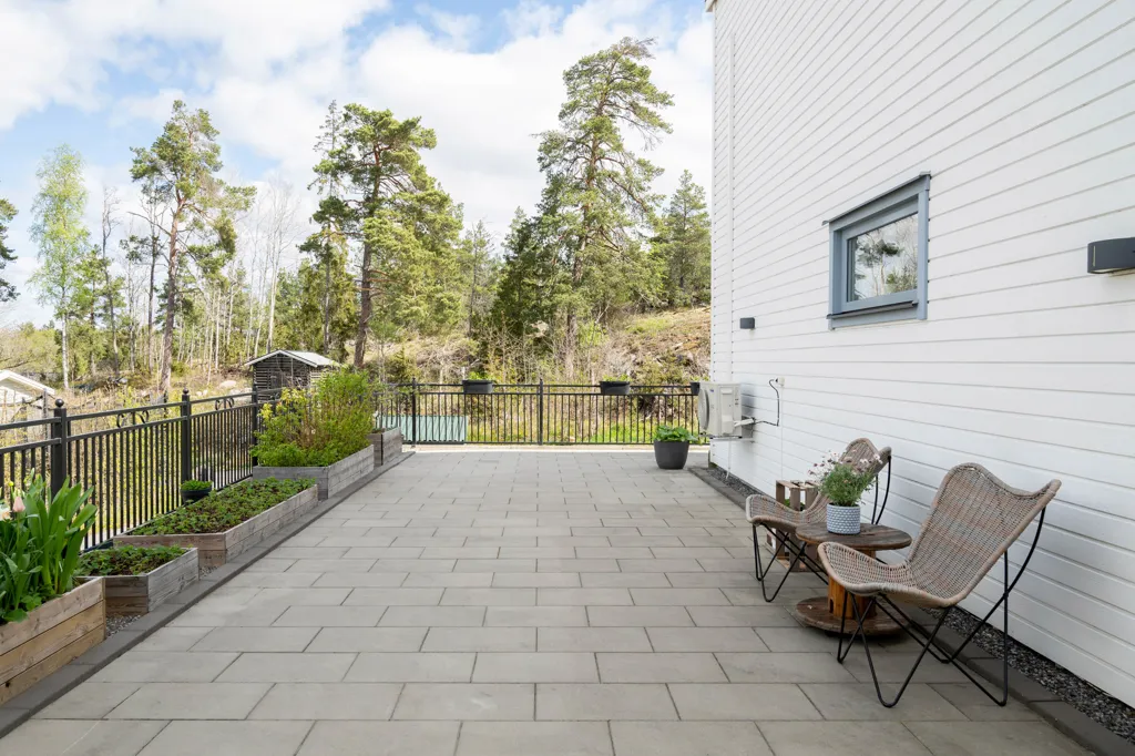 Terrass - Modern Terraced House with Terrace in Högmora