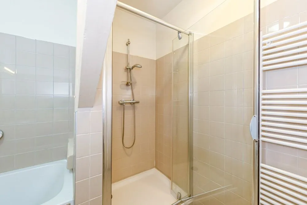 Salles de bain - Classic Penthouse with Balcony in Den Haag