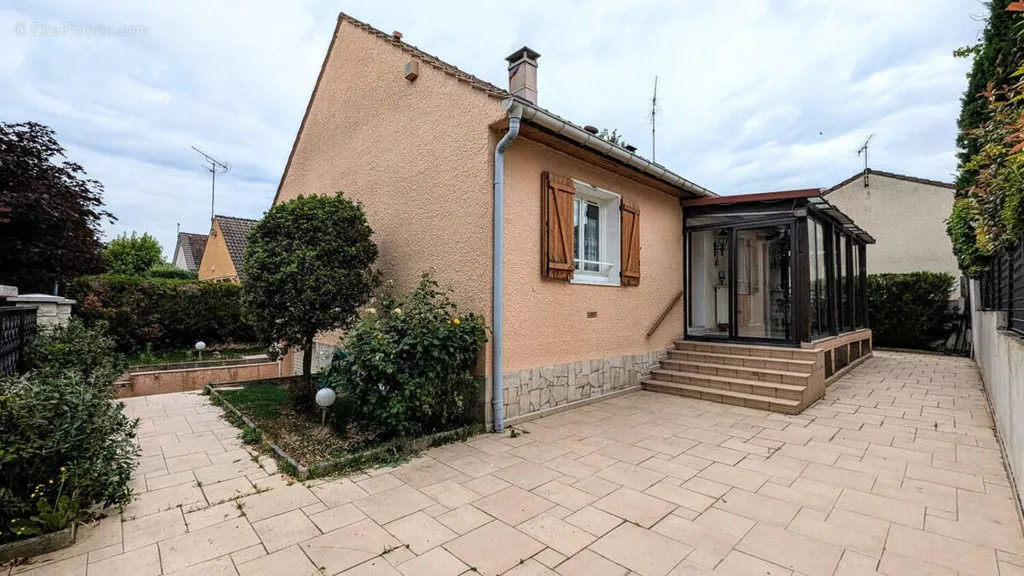 Terrasse - Maison Individuelle avec Terrasse à Saint-Denis
