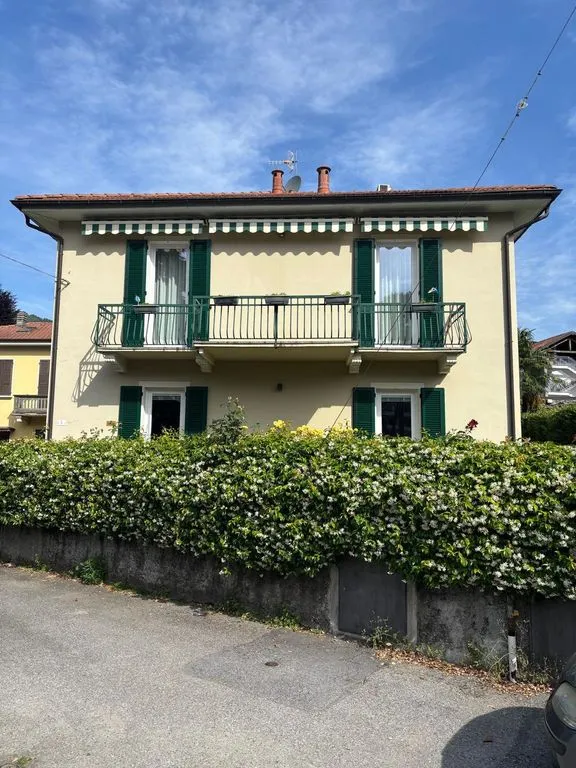 Välivaade - Modernised Semi-detached Villa with Lake View in Verbania