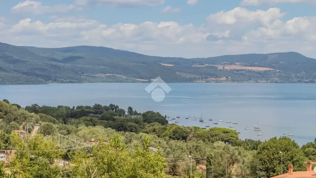 Villa with Lake View in Bracciano
