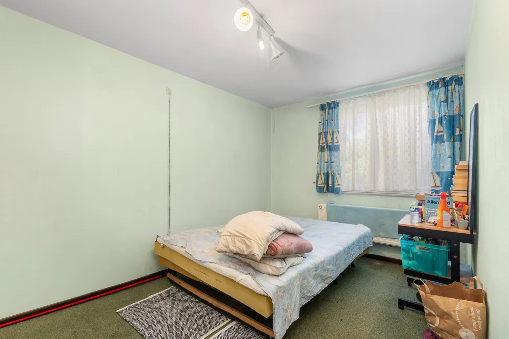 Chambres - Villa à Rénover dans un Quartier Calme à Sterrebeek