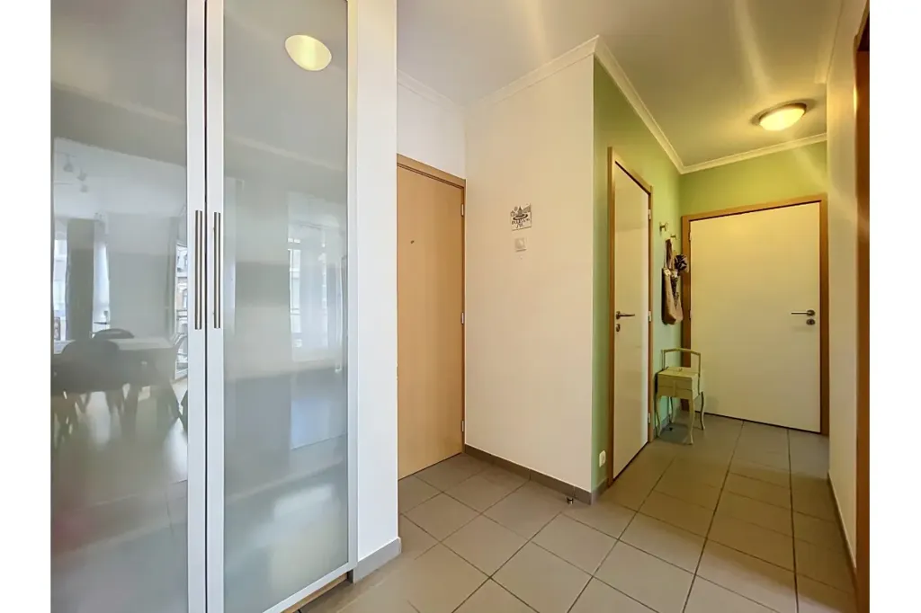 Esik - Apartment with Terrace in Liège