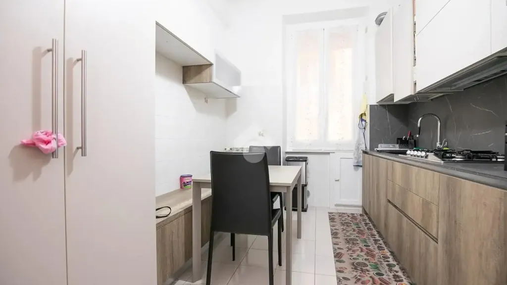 Cuisine - Rustic-Style Apartment with Central Location in Genoa