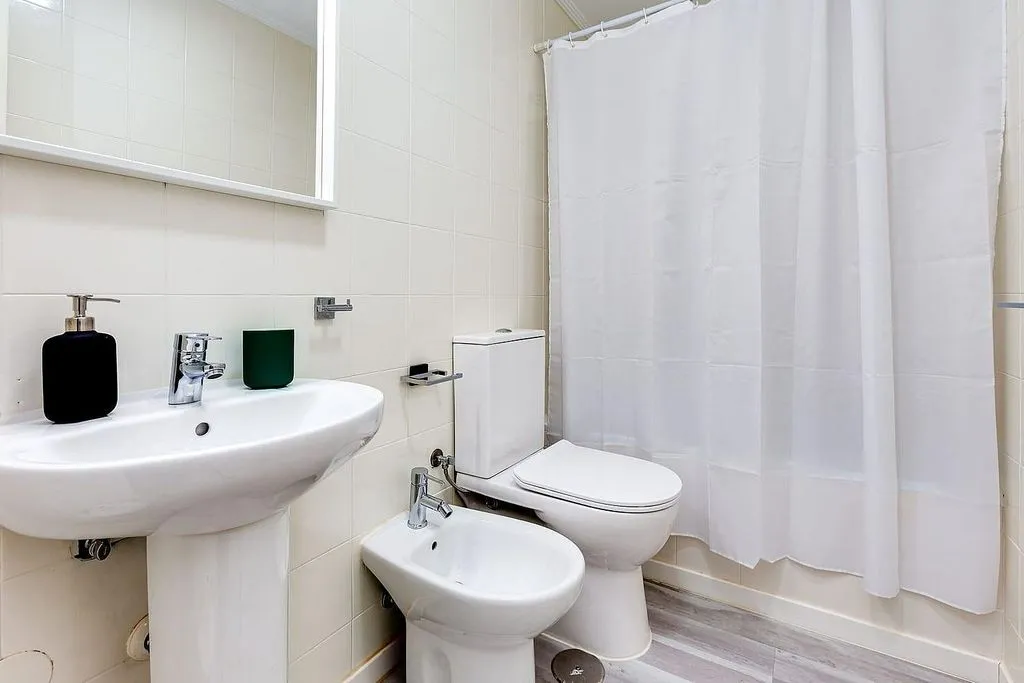 Bathrooms - Holiday Apartment with Terrace in Torrevieja