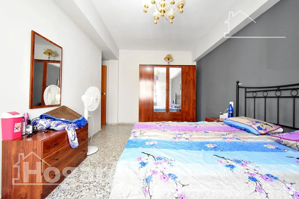 Magamistoad - Spacious Flat with Balcony in Oliva