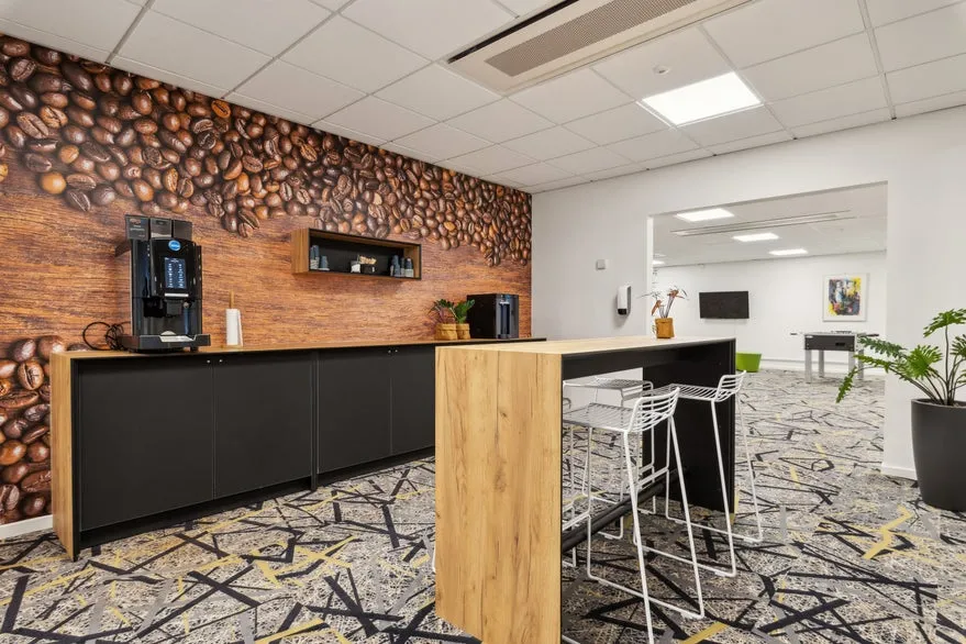 Pièces - Office Space with Elevator Access in Randers
