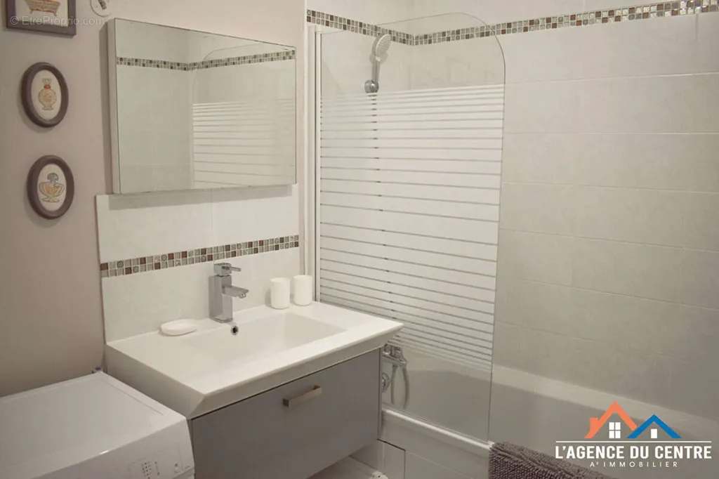 Vannitoad - Mixed-Use Property with Garden in Guitrancourt