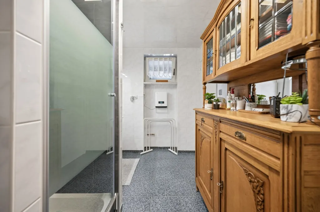 Salles de bain - Rijwoning avec Jardin et 2 Garages à Boutersem