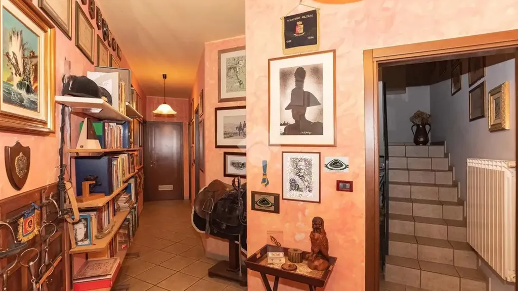Esik - Villa with Pool and Garden in Barbania