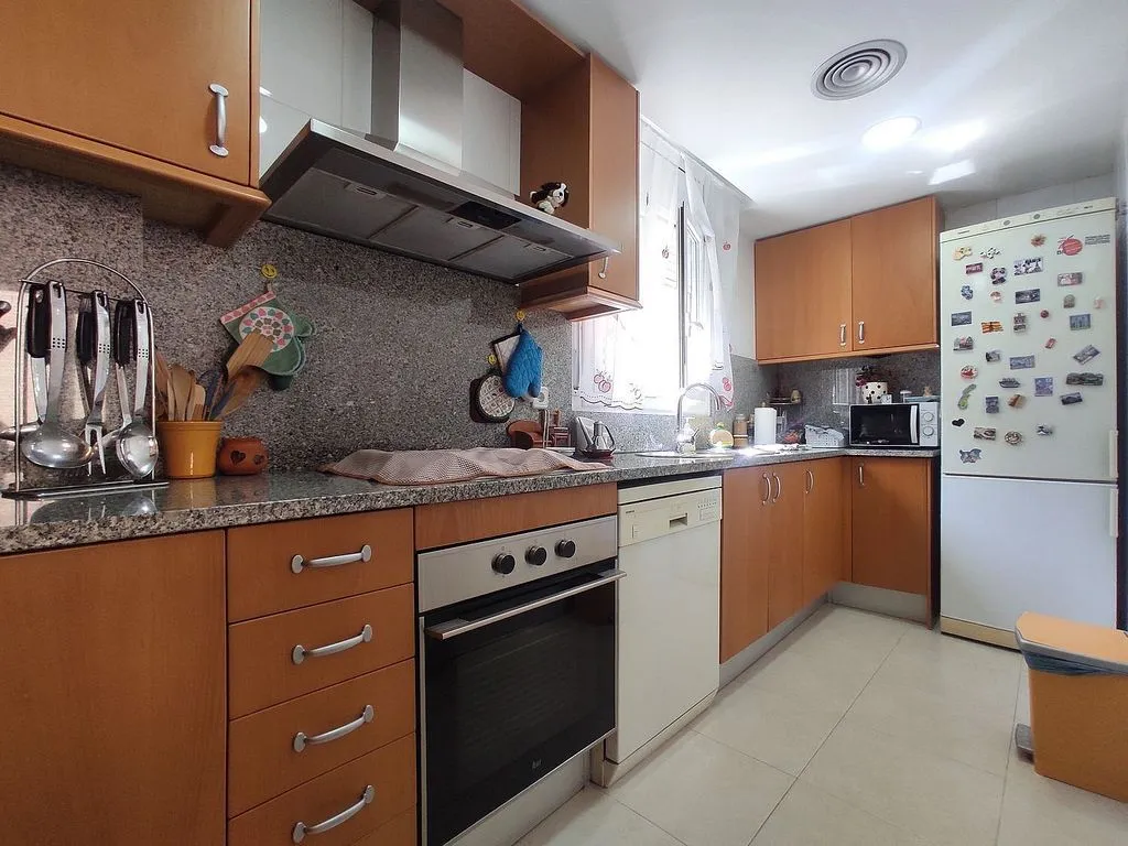 Köök - Apartment with Balcony in Blanes Centre