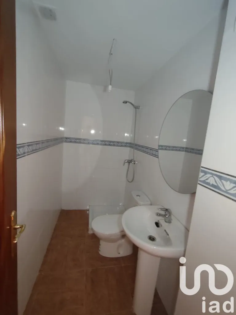 Bathrooms - Ground Floor Flat with Patio in Cimanes del Tejar