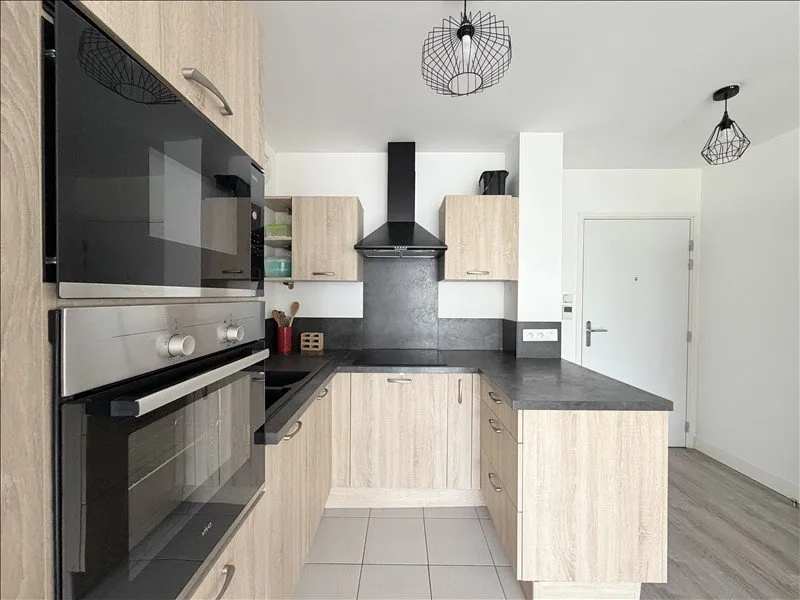 Cucina - Furnished Flat with Balcony in Fleury-Mérogis
