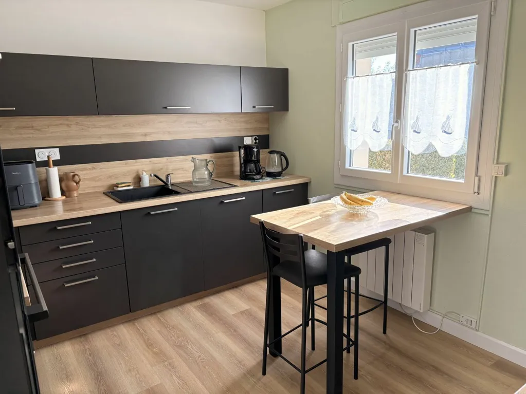 Cuisine - Maison Traditionnelle avec Jardin près du Centre