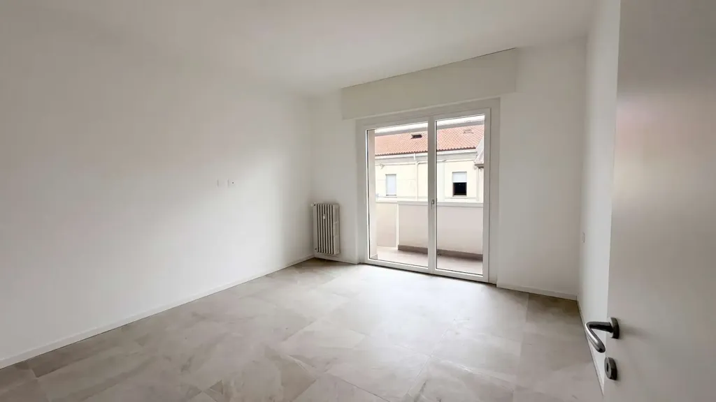 Toad - Modernised 2-Bedroom in Mariano Comense Centre