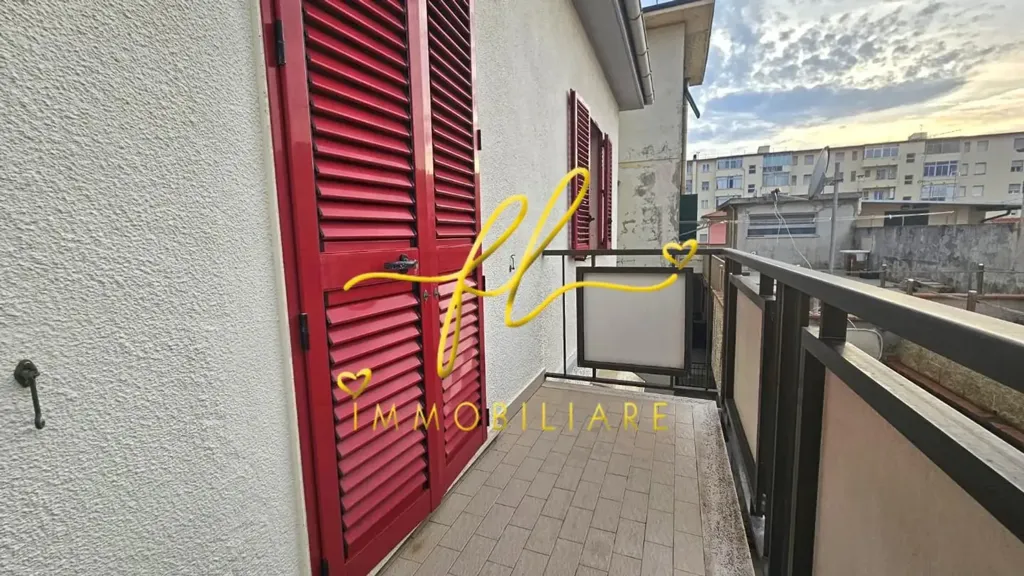 Balcon - Spacious Apartment with Sea View in Rosignano Solvay