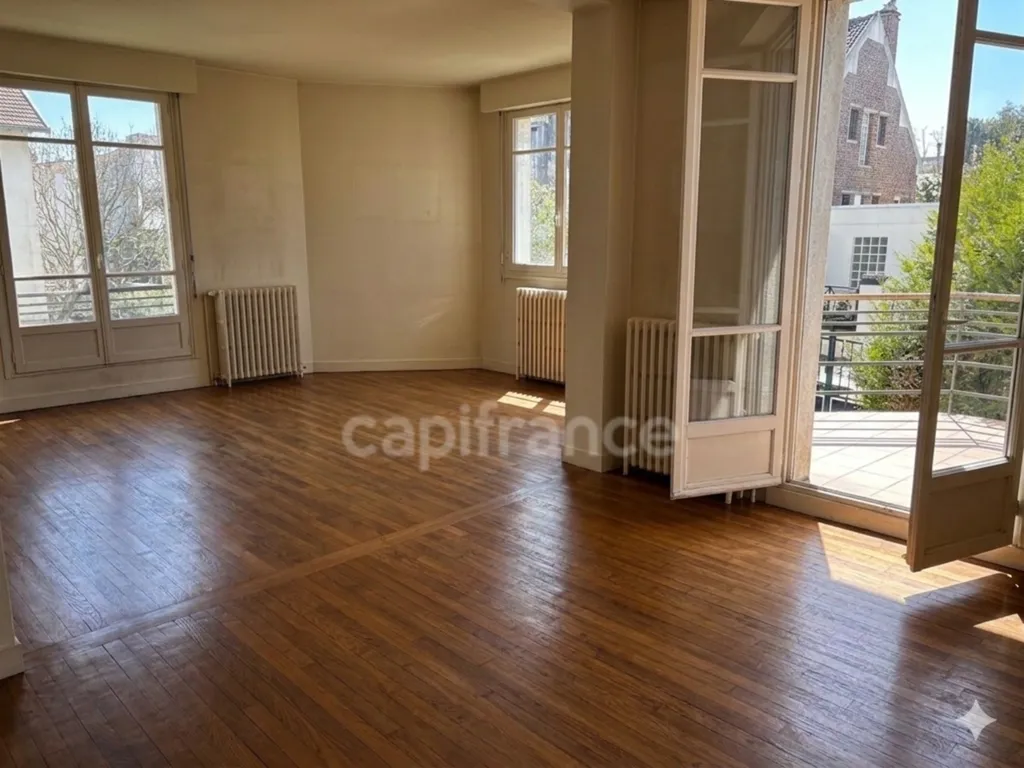 Séjour - Maison de 8 Pièces avec Terrasse à Val Fleury