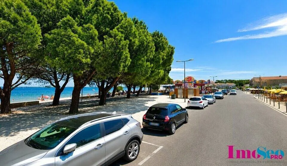 Restaurant Business with Ocean View in Carcans