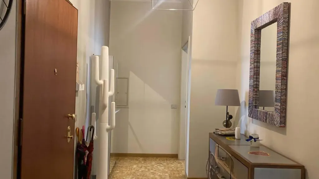 hallway_entrance