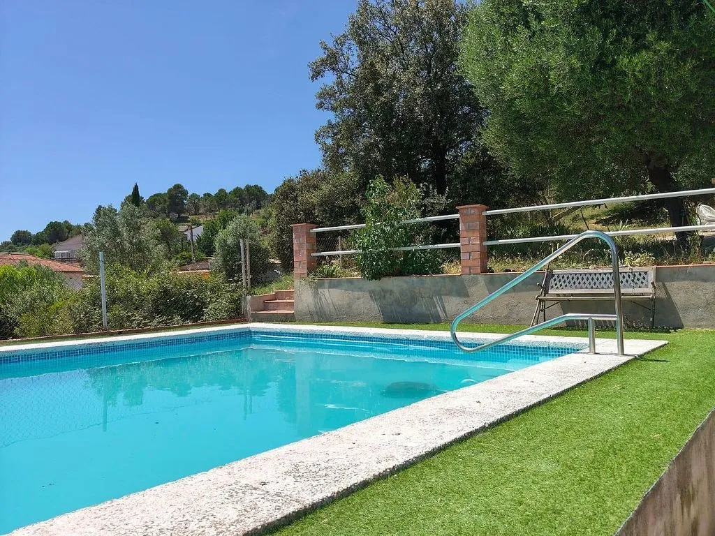 Piscine - Rustic House with Pool in Olesa de Montserrat