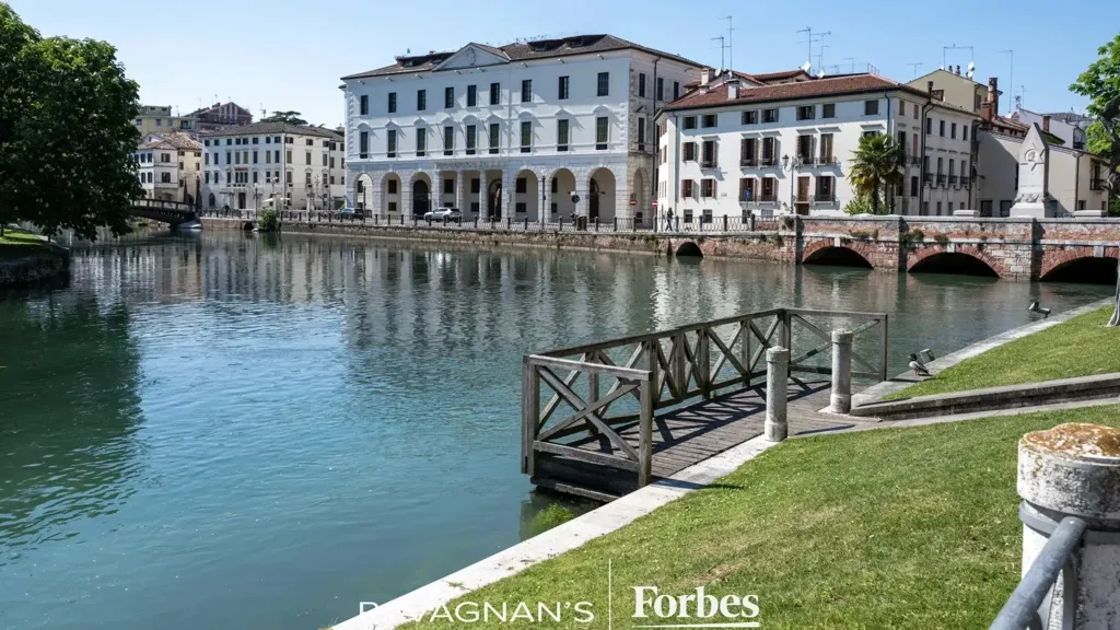 Historic Apartment with Garden in Treviso Centre