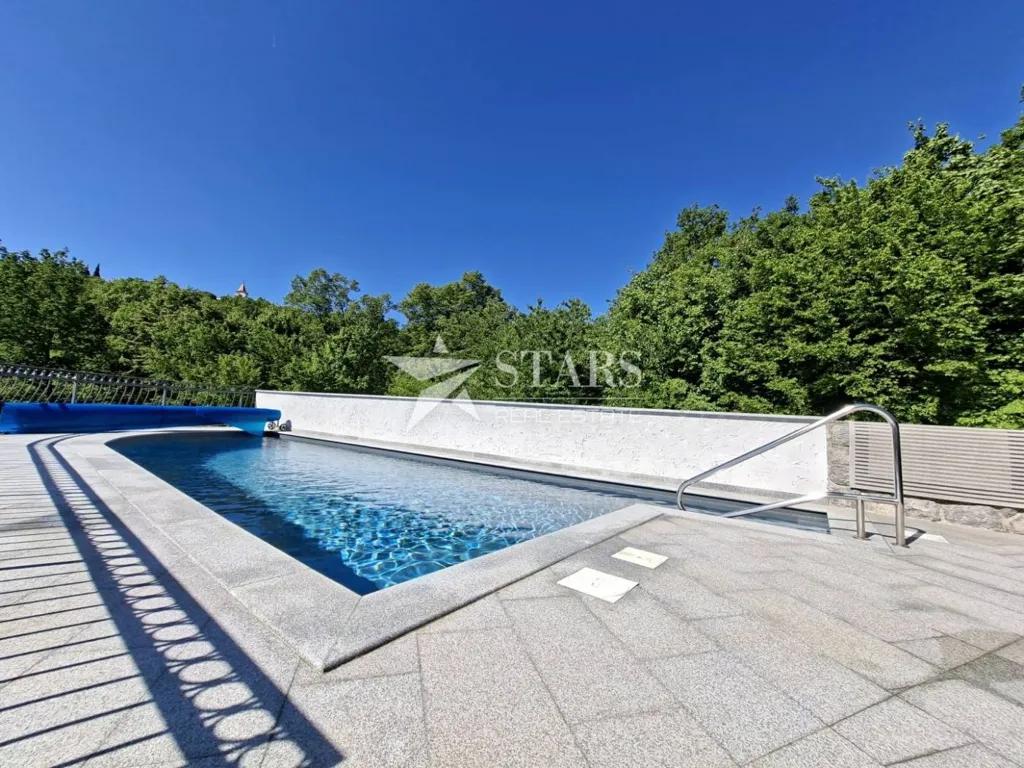 Piscine - Luxury Villa with Pool in Matulji