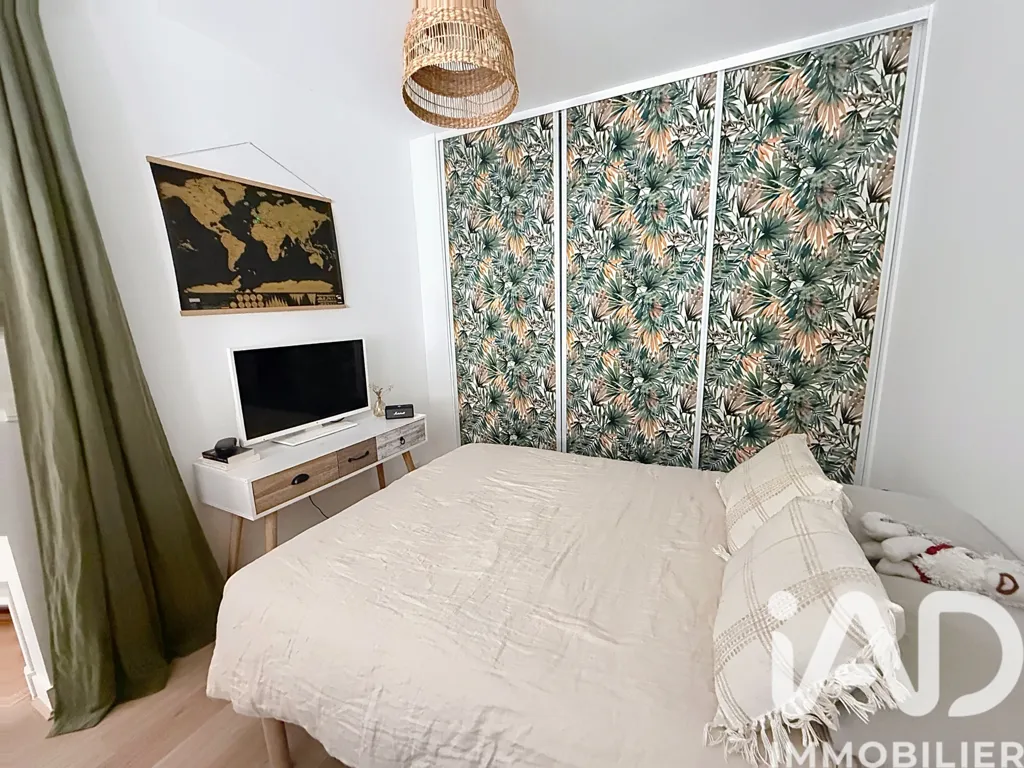 Bedrooms - Apartment with Parking in Versailles