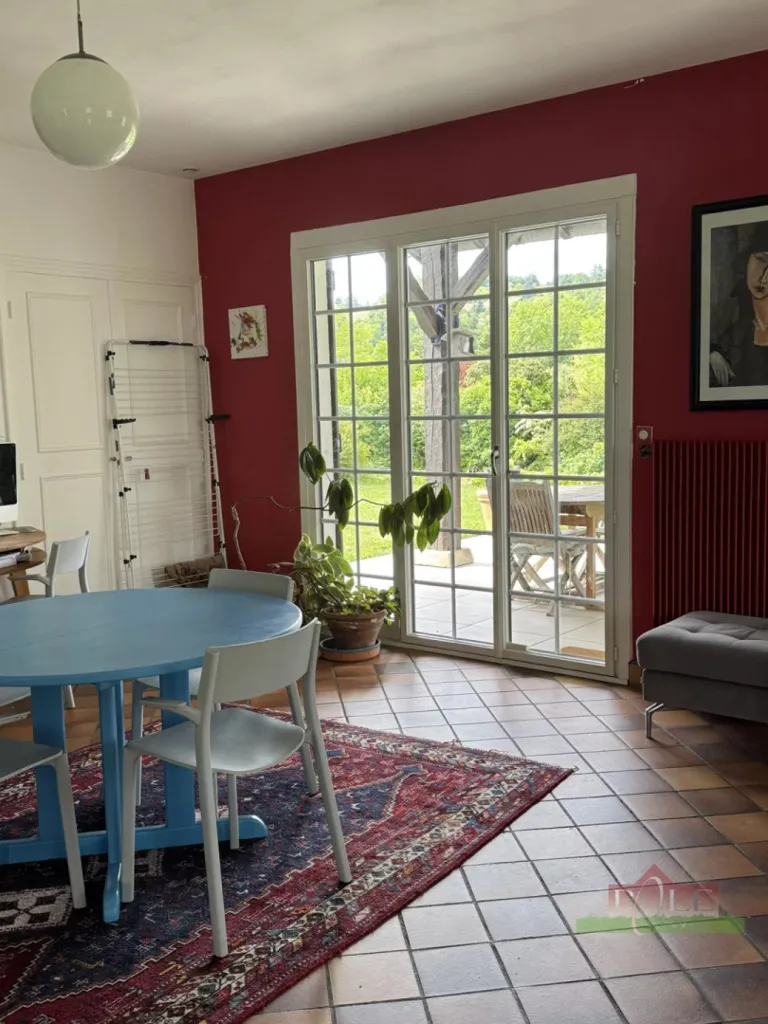 Salle à manger - Villa de 9 Pièces avec Piscine à Vienne