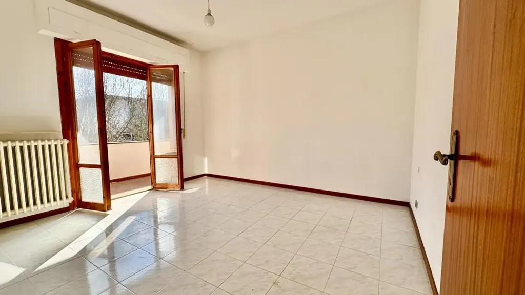 Pièces - Spacious 4-Room Apartment in Castelfiorentino