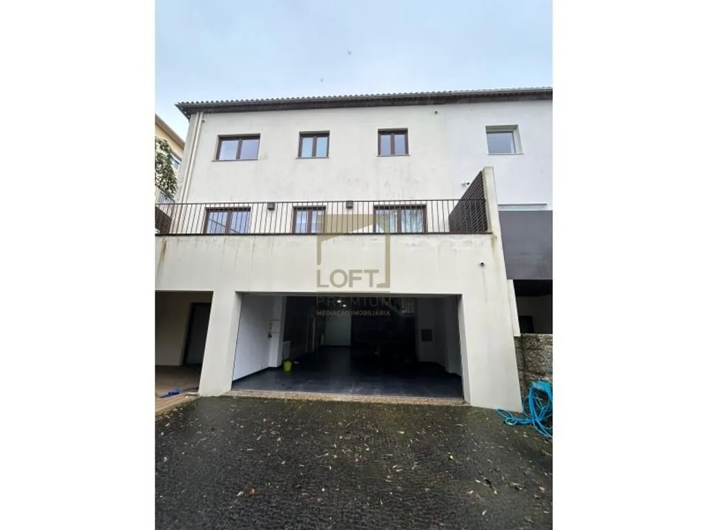 Välivaade - Luxury T5 House with Garden in Guimarães
