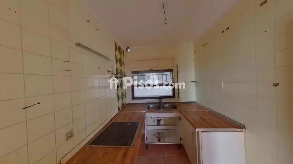Köök - Three-Bedroom House near Blanes Beach