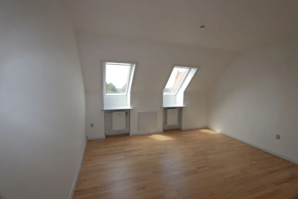 Rooms - Bright Apartment with Balcony in Willemoesgade