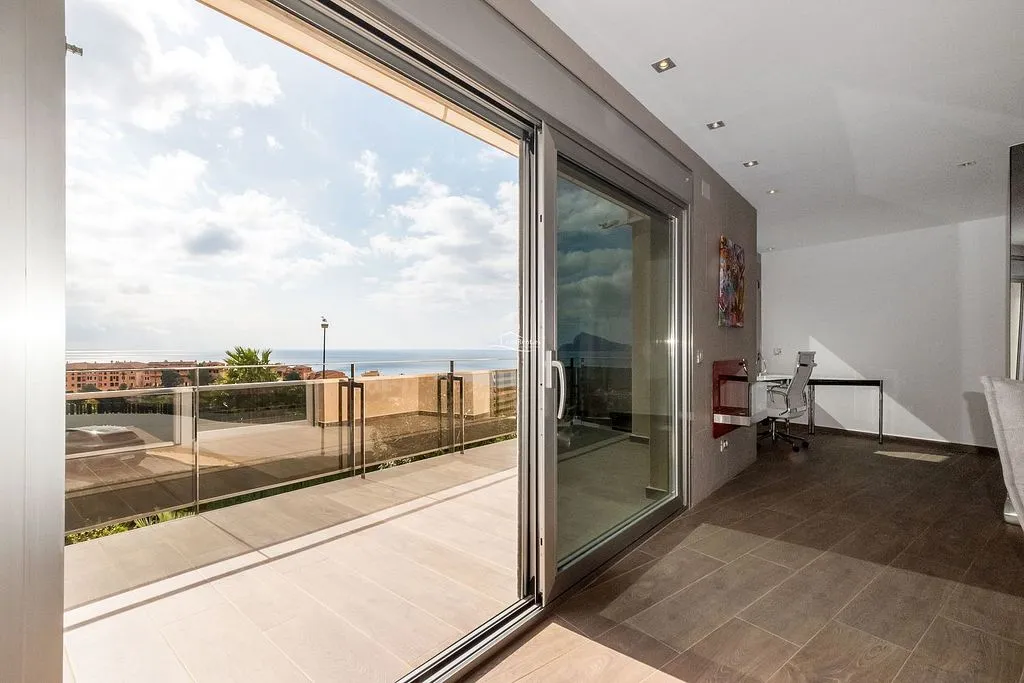 Balcon - Luxury Flat with Sea View in Mascarat
