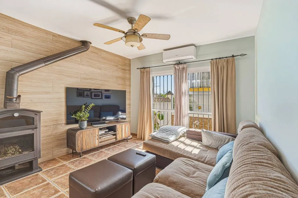 Séjour - Corner Semi-detached with Pool in Las Lagunas