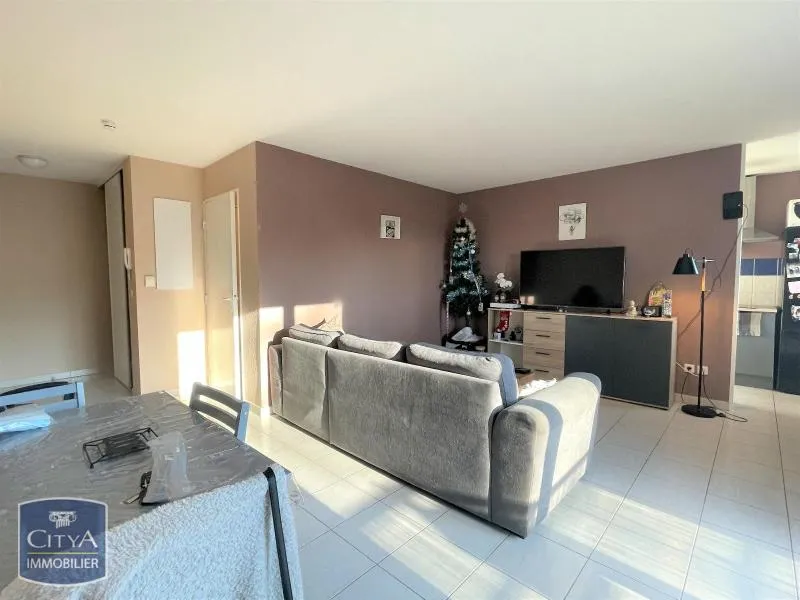 Séjour - Appartement avec Balcon et Parking à Sorgues