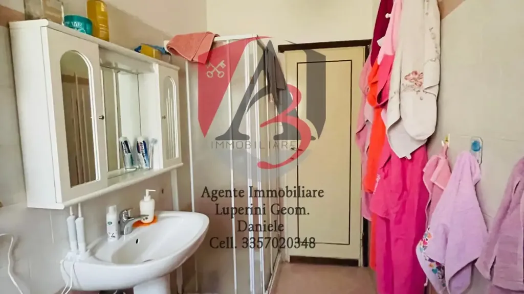 Salles de bain - 4-Bedroom Apartment in Central Pisa