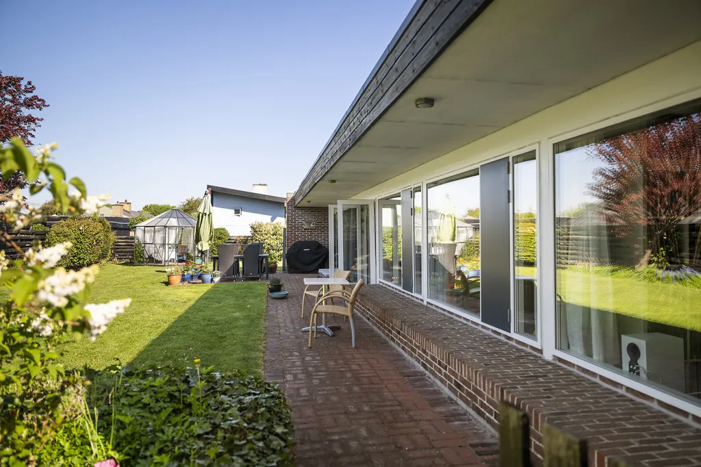 Terrasse - Architectural Villa with Garden in Quiet Area