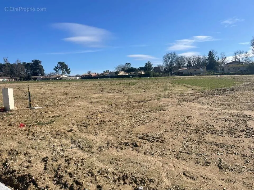 Giardino - Buildable Plot with Garden in Verdelais