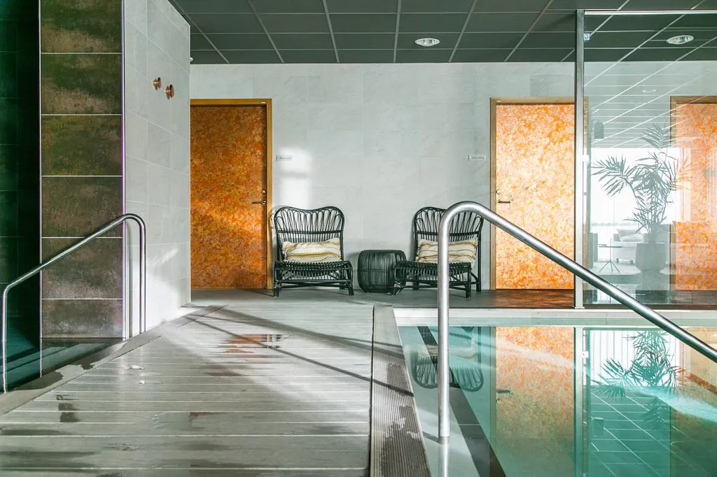 Piscina - Apartment with Harbour View in Göteborg's Skyscraper