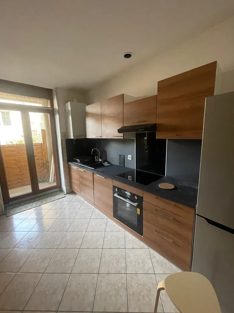 Cucina - T3 Apartment with Terrace in Saint-Étienne