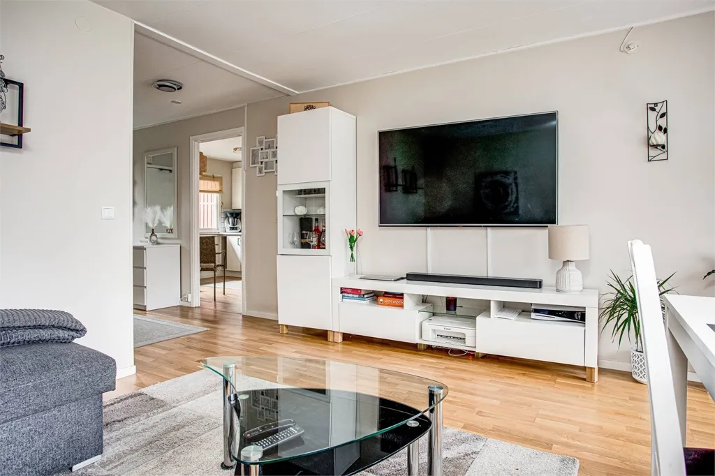 Elutuba - Corner Flat with Modern Finish in Kopparberg