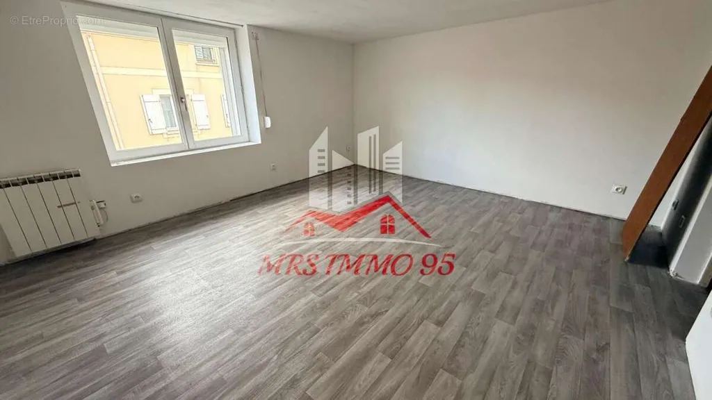 Pièces - Ensemble de 2 Maisons Triplex à Vémars