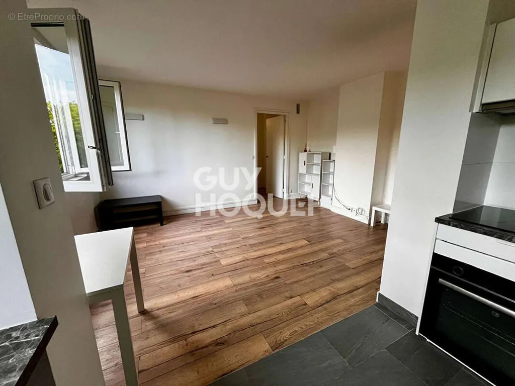 Cuisine - Appartement 3 Pièces avec Vue Dégagée à Malakoff