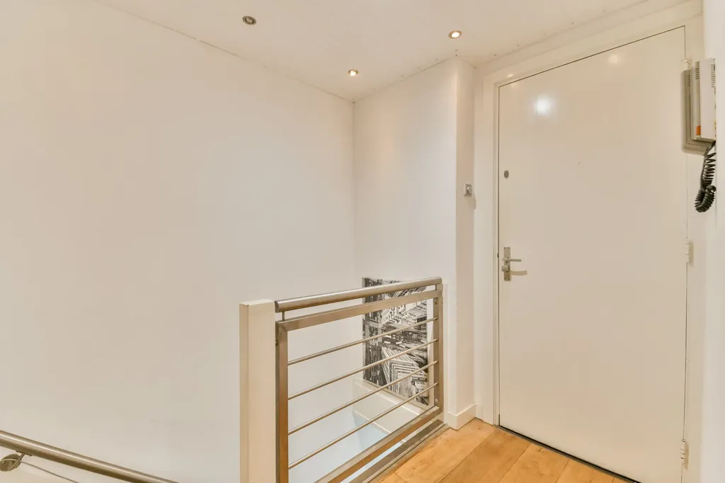 Toad - Split-Level Apartment with Water View in Amsterdam