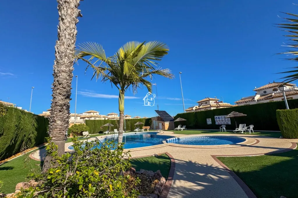 Piscina - Semi-Detached Villa with Pool in Cabo Roig