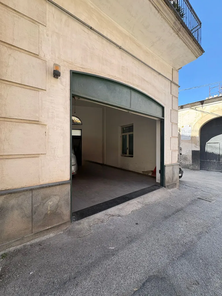 Garaaž - Colonial House with Terrace in Palma Campania