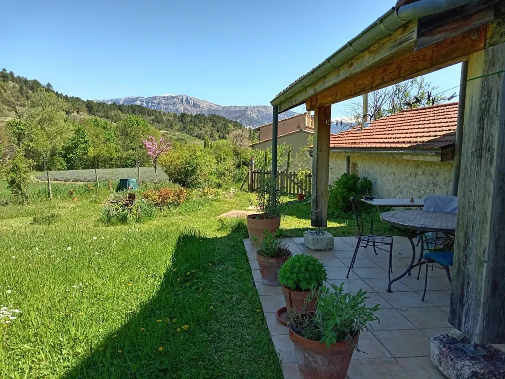 Aed - Bright House with Mountain View in Barnave