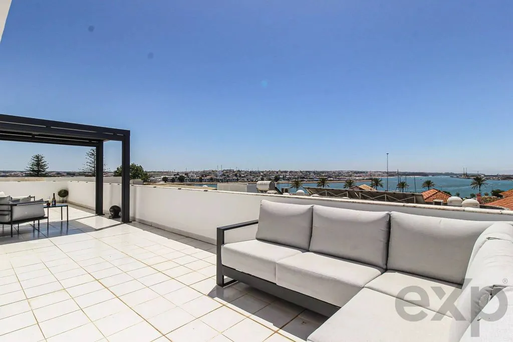 Terrasse - Luxury Penthouse with Panoramic Views in Portimão