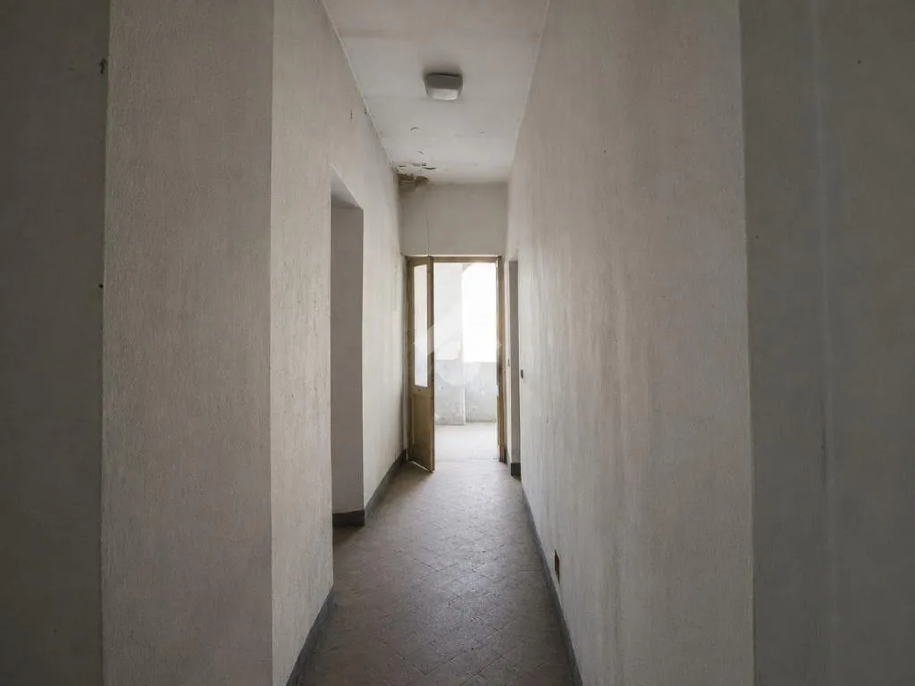 Hallway - Rustic Property for Renovation in Garbagnate Monastero
