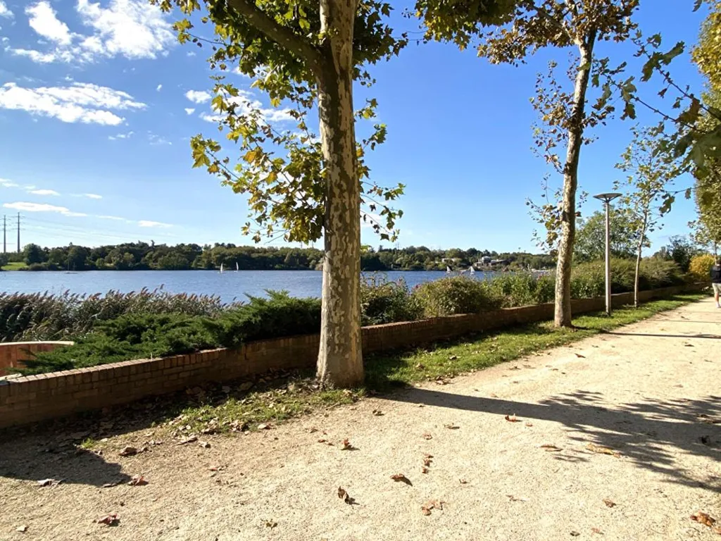 Appartement Rénové avec Vue Lac à Créteil